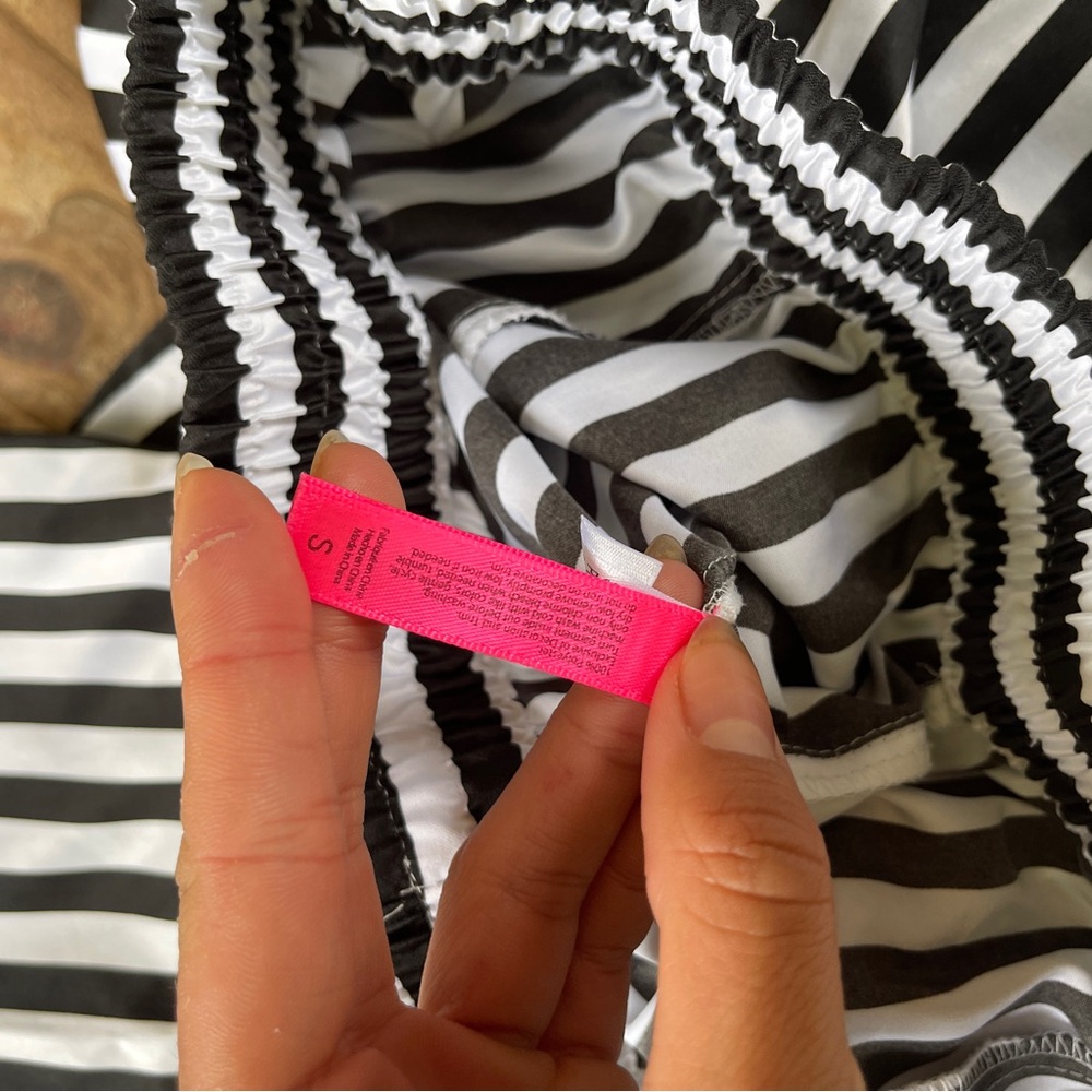 Betsey Johnson Black White Striped Pajama Set Moon Star Sleepwear Size Small - Picture 5 of 16